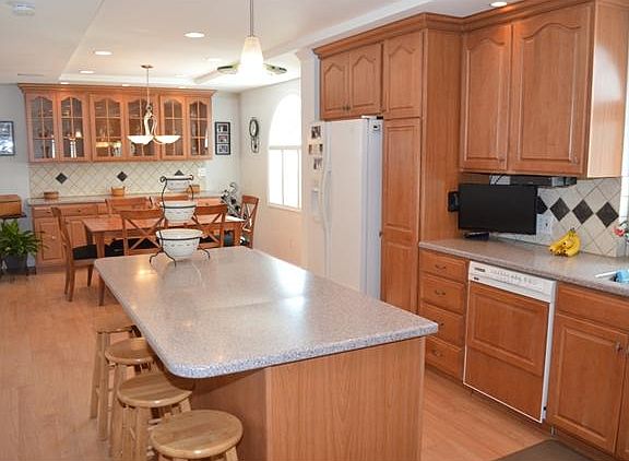 Perfect kitchen for entertaining!