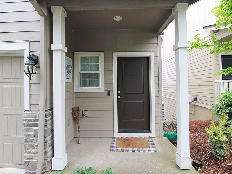 15586 SE Vivian Way — Photo 2