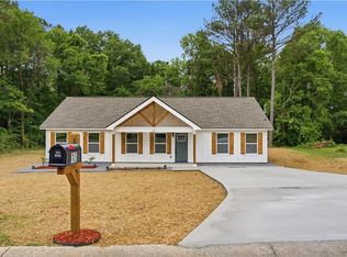 15 Plantation Dr NE, Cartersville, GA 30121