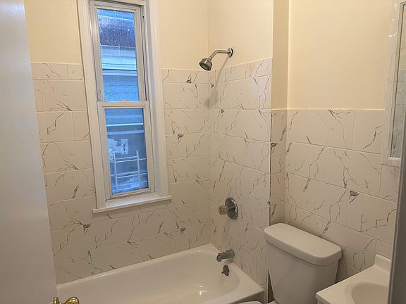 2nd image of 410 E 5th St #W