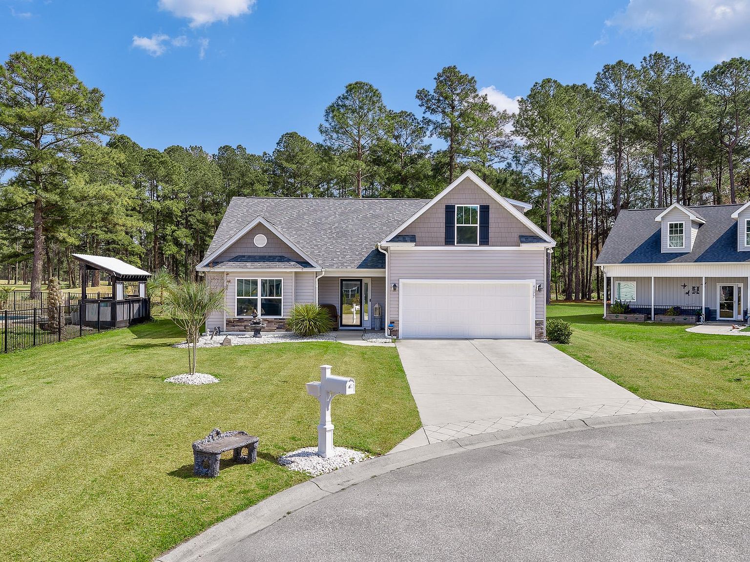 4177 Charleston Oaks Dr