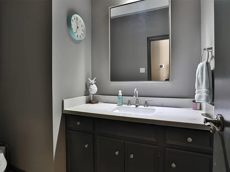 1818 Brookchester Dr — Photo 32