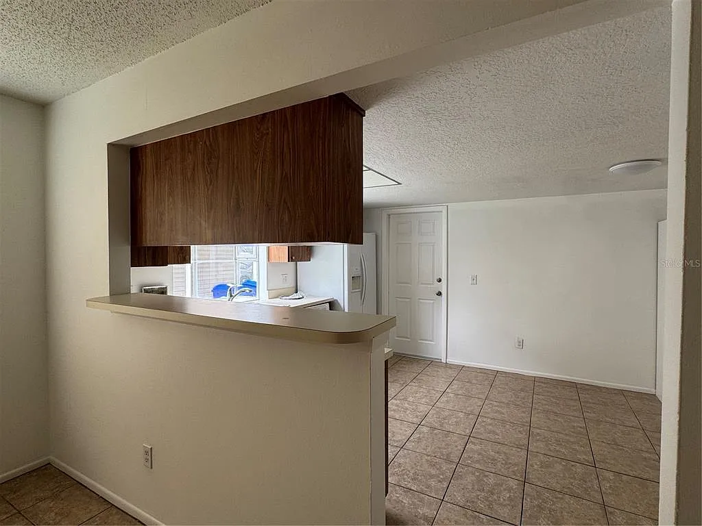 3 bed, 2.5 bath, 1658 sqft, $2,100 — Photo 4