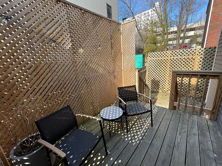 52 Maple St — Photo 25
