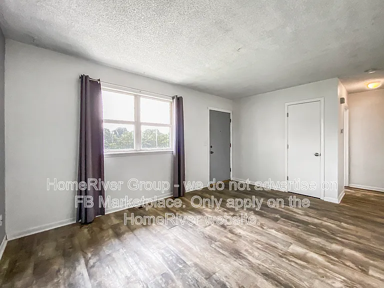 4344 Parallel Pkwy — Photo 4