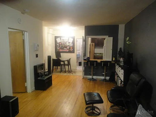 Rented by Anchor Associates | media 21