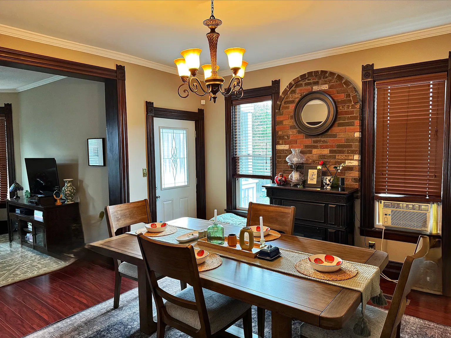 806 Vine St — Photo 4