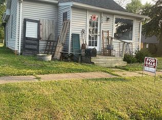 320 W Patterson St, Roodhouse, IL 62082