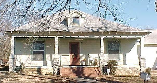 1st image of 120 E Vinita Ave