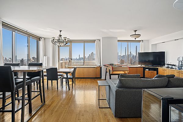 1st image of 200 E 89th St #41DE