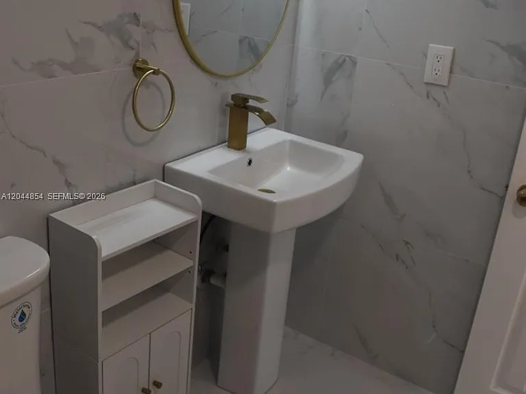 666 W 81st St #311 — Photo 2