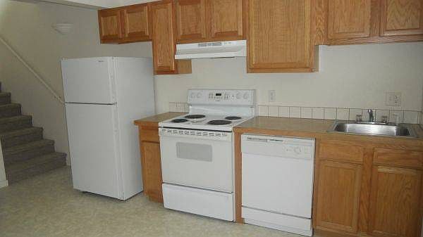 2nd image of 2221 Walnut St APT C
