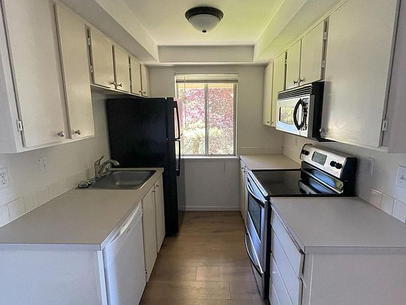3rd image of 21317 52nd Ave W APT F233
