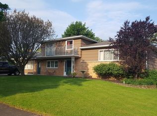 15 Regina Dr, Rochester, NY 14606