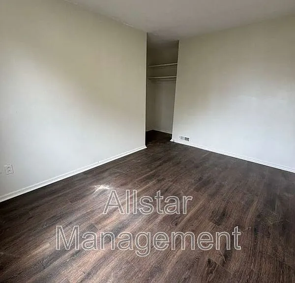 944 S Central Dr — Photo 11