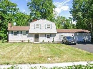 67 Queen Anne Dr, Basking Ridge, NJ 07920