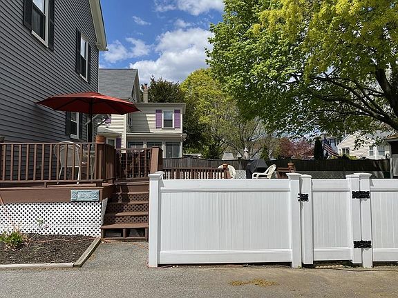 5th image of 17 Beacon Blvd
