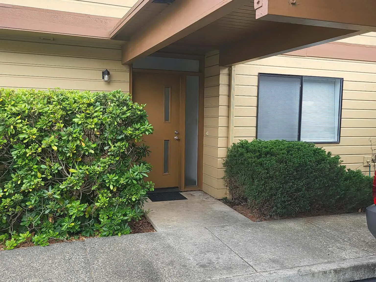 3 bed, 1.5 bath, 1500 sqft, $1,950 — Photo 1