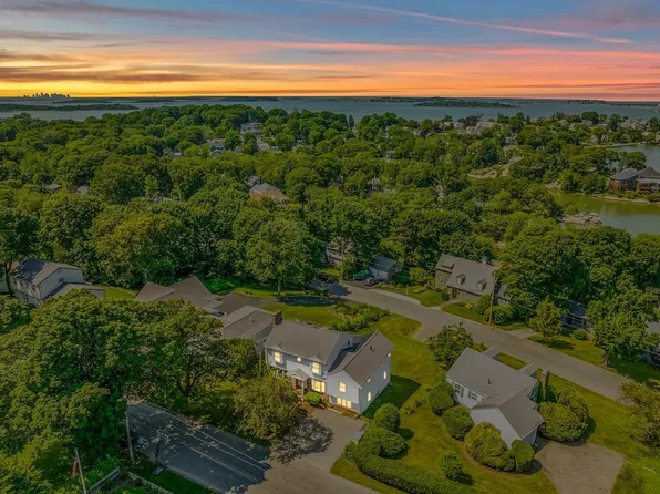 29 Governor Long Rd, Hingham, MA 02043