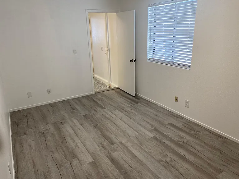 219 Sagamore St — Photo 10