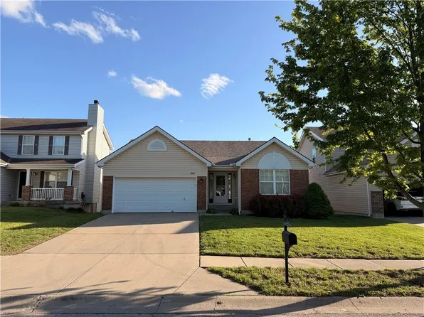 9615 NE 98th St, Kansas City, MO 64157