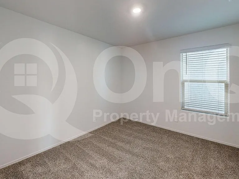 4069 E Market St — Photo 12
