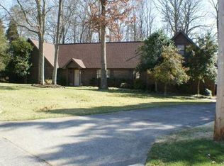 12106 Leatherwood Ln, Knoxville, TN 37934