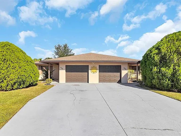 378 Dundee Dr — Photo 1