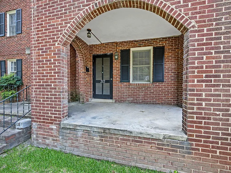 312 S Woodrow St — Photo 6