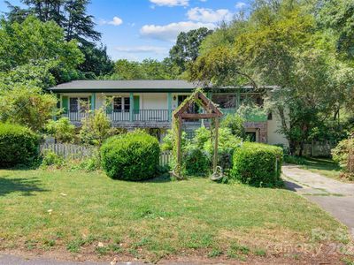 1099 4th Avenue Dr NW, Hickory, NC, 28601