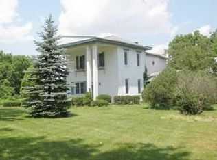3290 El Paso Dr, Columbus, OH 43204