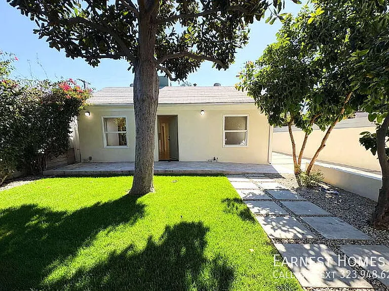 15242 Morrison St — Photo 18