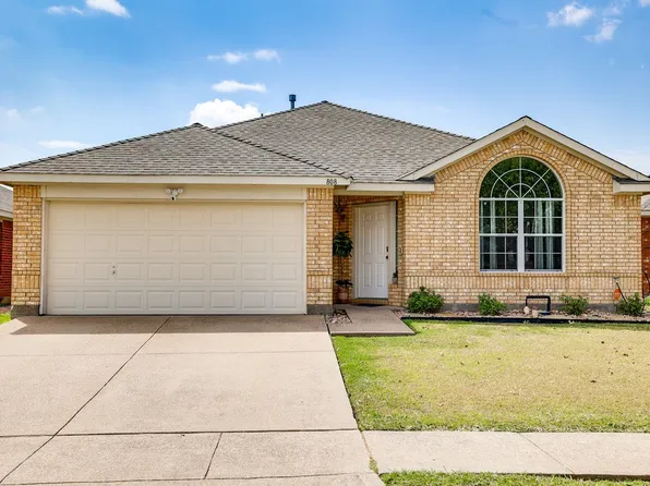 808 Plumeria Dr, Arlington, TX 76002