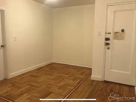 Rented by City Connections Realty | media 3