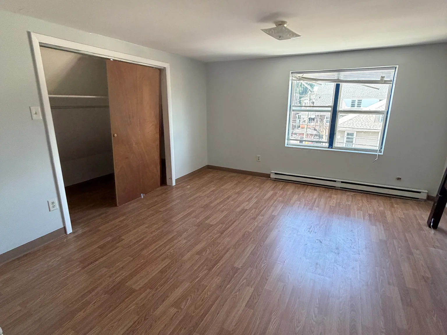 7 Unit — Photo 3