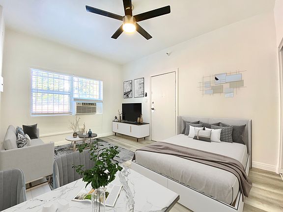 2nd image of 1310 S Wilton Pl #107