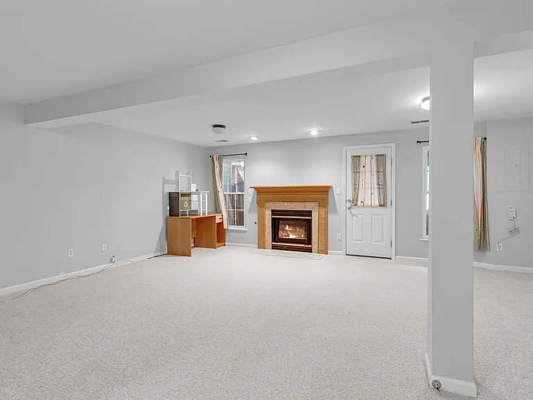 6880 Ridge Water Ct — Photo 20