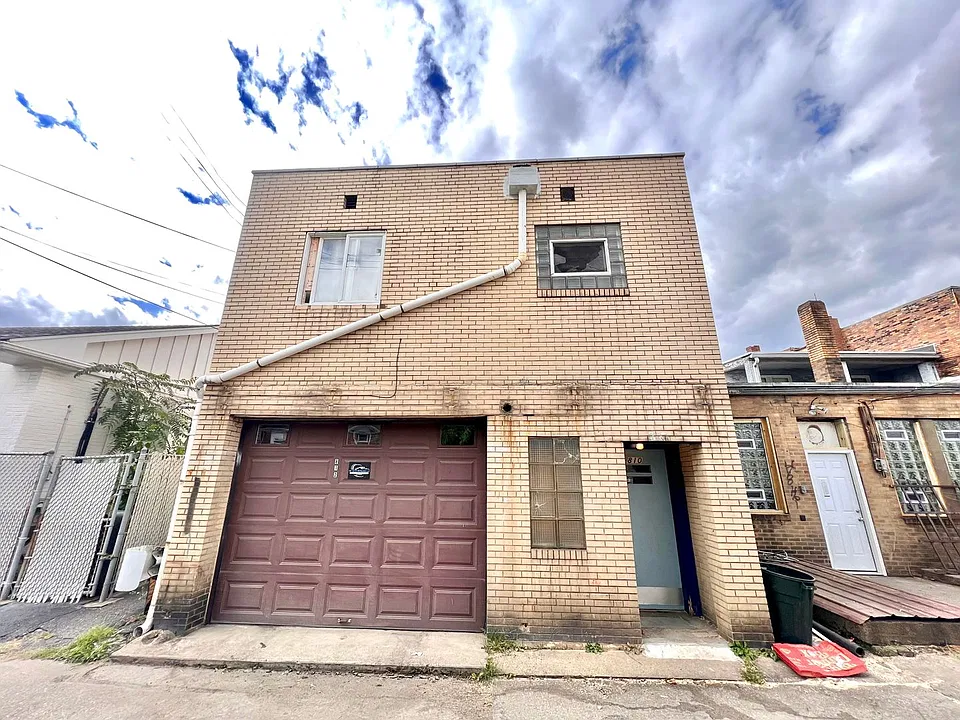 810 Merchant Street (Full Service)