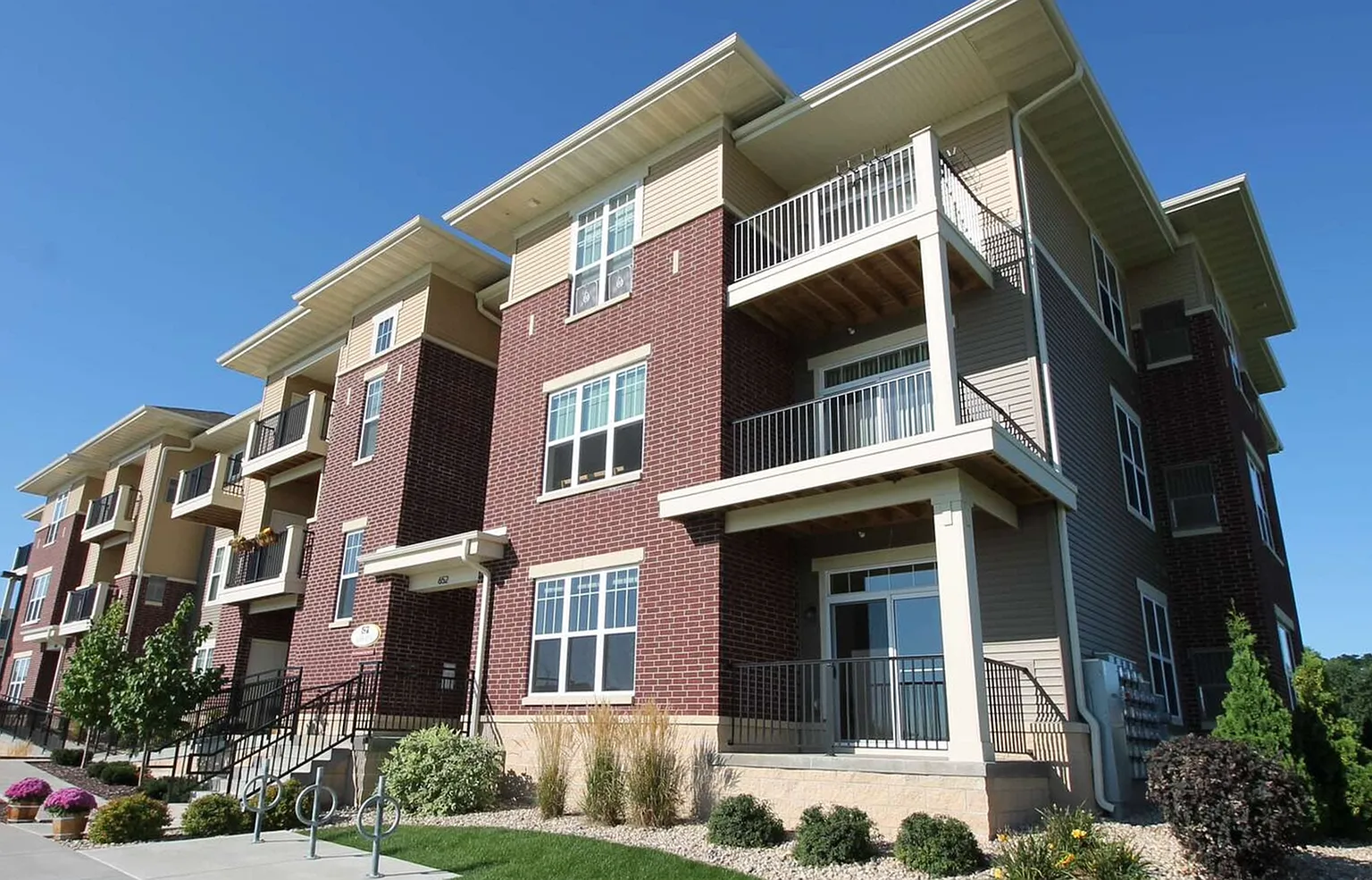 Aspen Ridge — Photo 1
