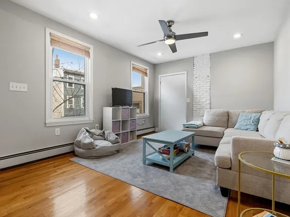 331 E St Unit 2, Boston, MA 02127
