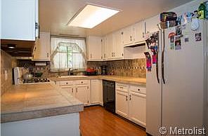 1st image of 250 Jade St