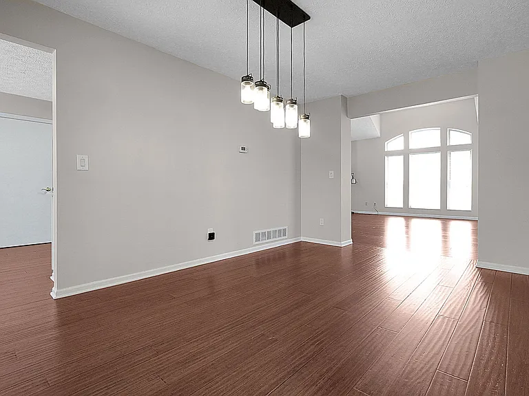 7961 Pinehill Rd — Photo 9
