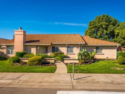 8050 Arroyo Vista Dr, Sacramento, CA, 95823