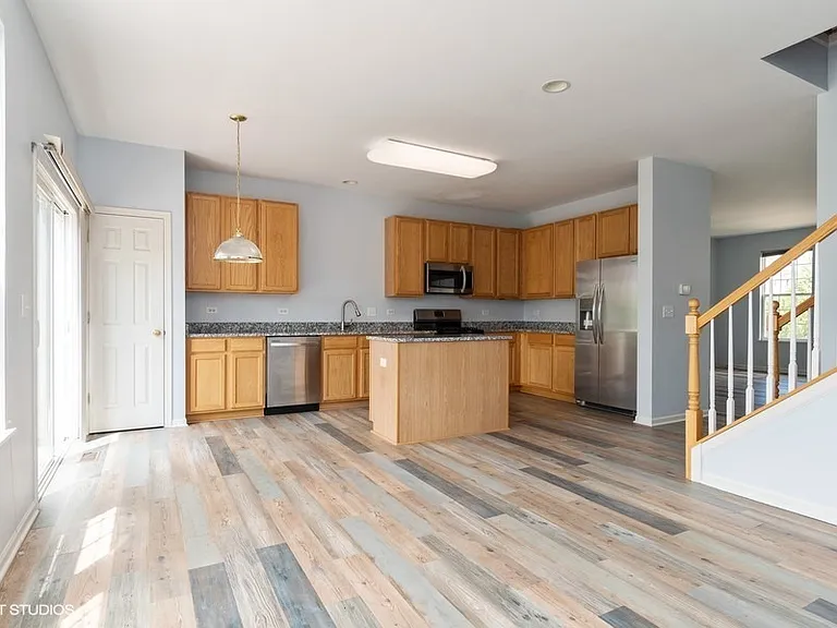 816 Brodhead Dr — Photo 3