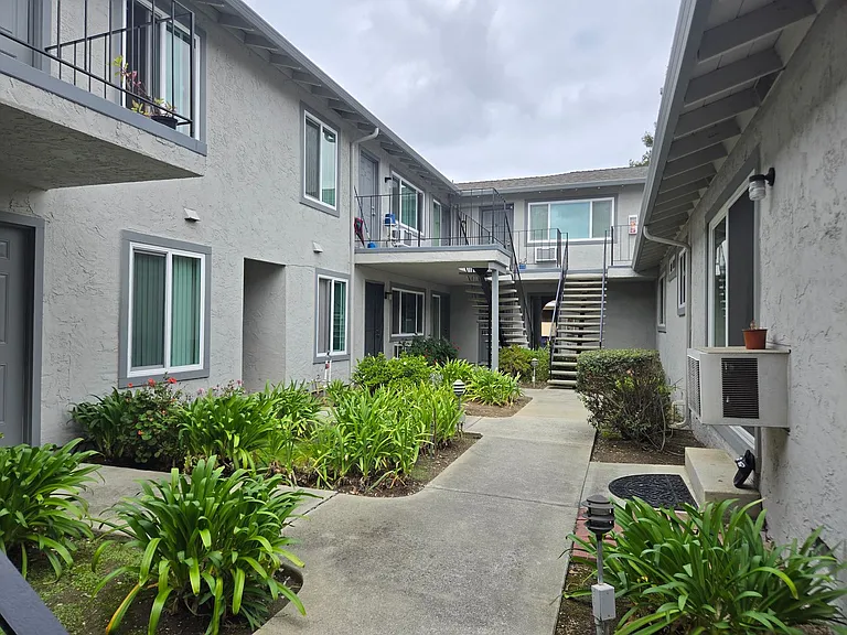 935 Azure St #9 — Photo 8
