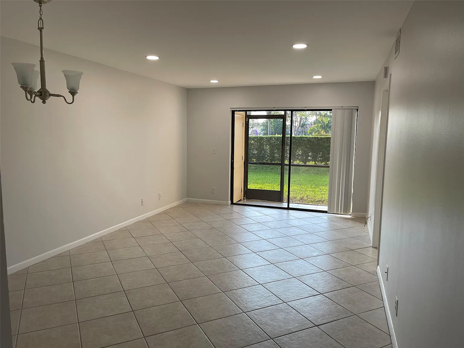 2 bed, 2.0 bath, 950 sqft, $2,100 — Photo 4
