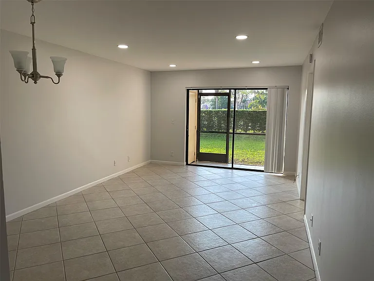 6549 Somerset Dr #106 — Photo 4