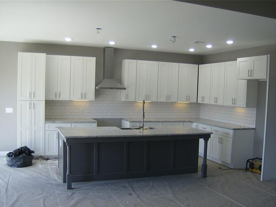 2nd image of 50 Judy Dr