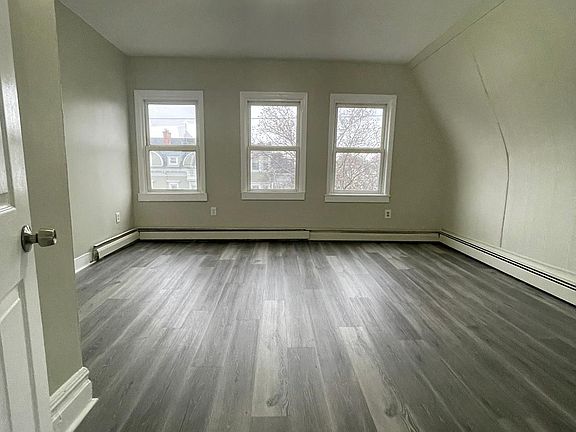 4th image of 295 Avon Ave #3A