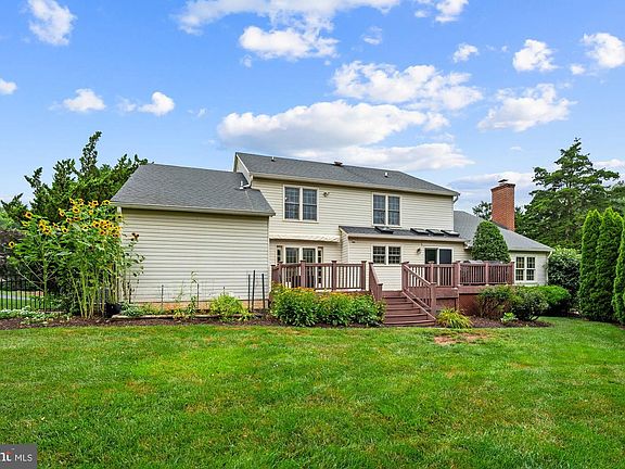 3rd image of 10215 Martinhoe Dr